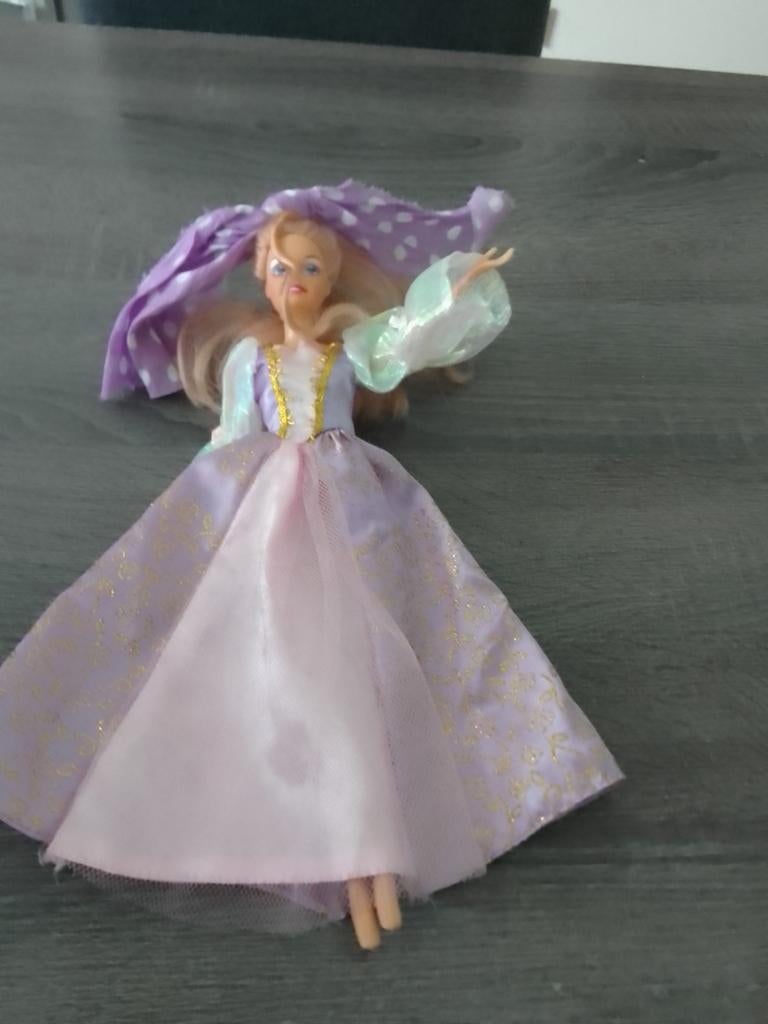 Barbie pop in paarse jurk met gouden details, Ophalen, Zo goed als nieuw, Barbie