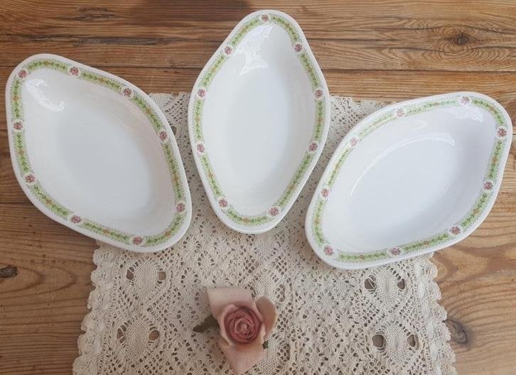 3 Limoges schaaltjes met roze roosjes, lichtgroene rand, Gebruikt, -, -, Ophalen of Verzenden