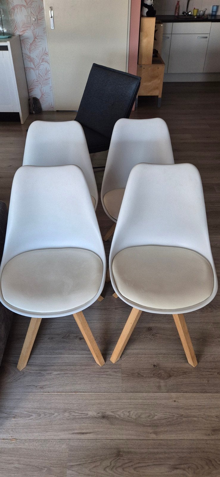Set van 4 Witte Eetkamerstoelen met Houten Poten, Gebruikt, Wit, Modern, Vijf, Zes of meer stoelen