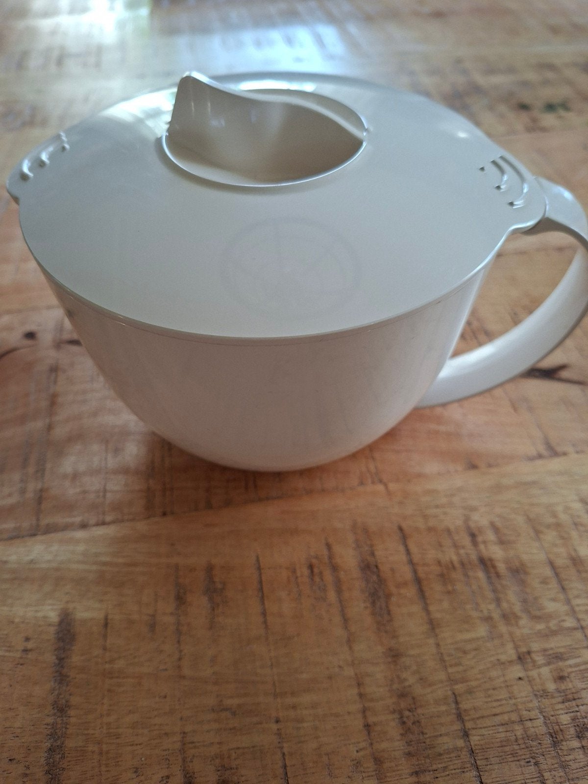 Tupperware Micro Maatkan 1 Liter - Magnetronbestendig, Huis en Inrichting, Gebruikt, Beker of Kan, Crème, Met deksel