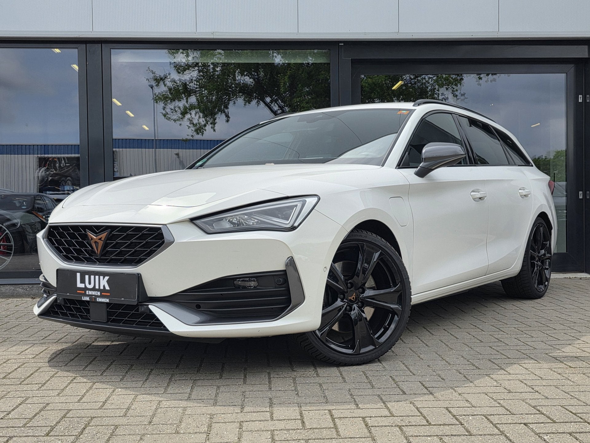 Cupra León