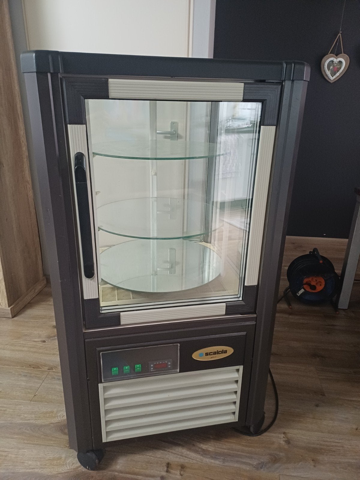 SCAIOLA Draaibare Gebaksvitrine 4 rekken, Ophalen, Gebruikt, Koelen en Vriezen