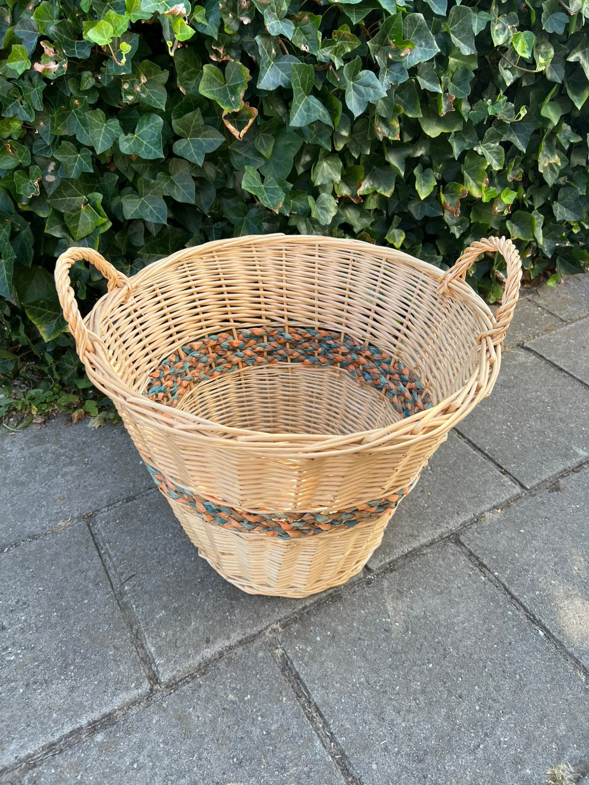 Te Koop : Rieten Mand Gevlochten Riet Rond Mand, Gebruikt, Mand, Rond, Ophalen of Verzenden