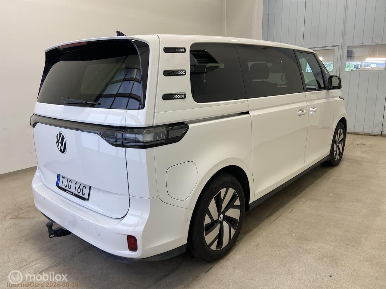 Volkswagen ID. Buzz Pro 86 kWh LWB 7p. Trekhaak, Auto's, Volkswagen, Gebruikt, 7 stoelen, Wit, 483 km