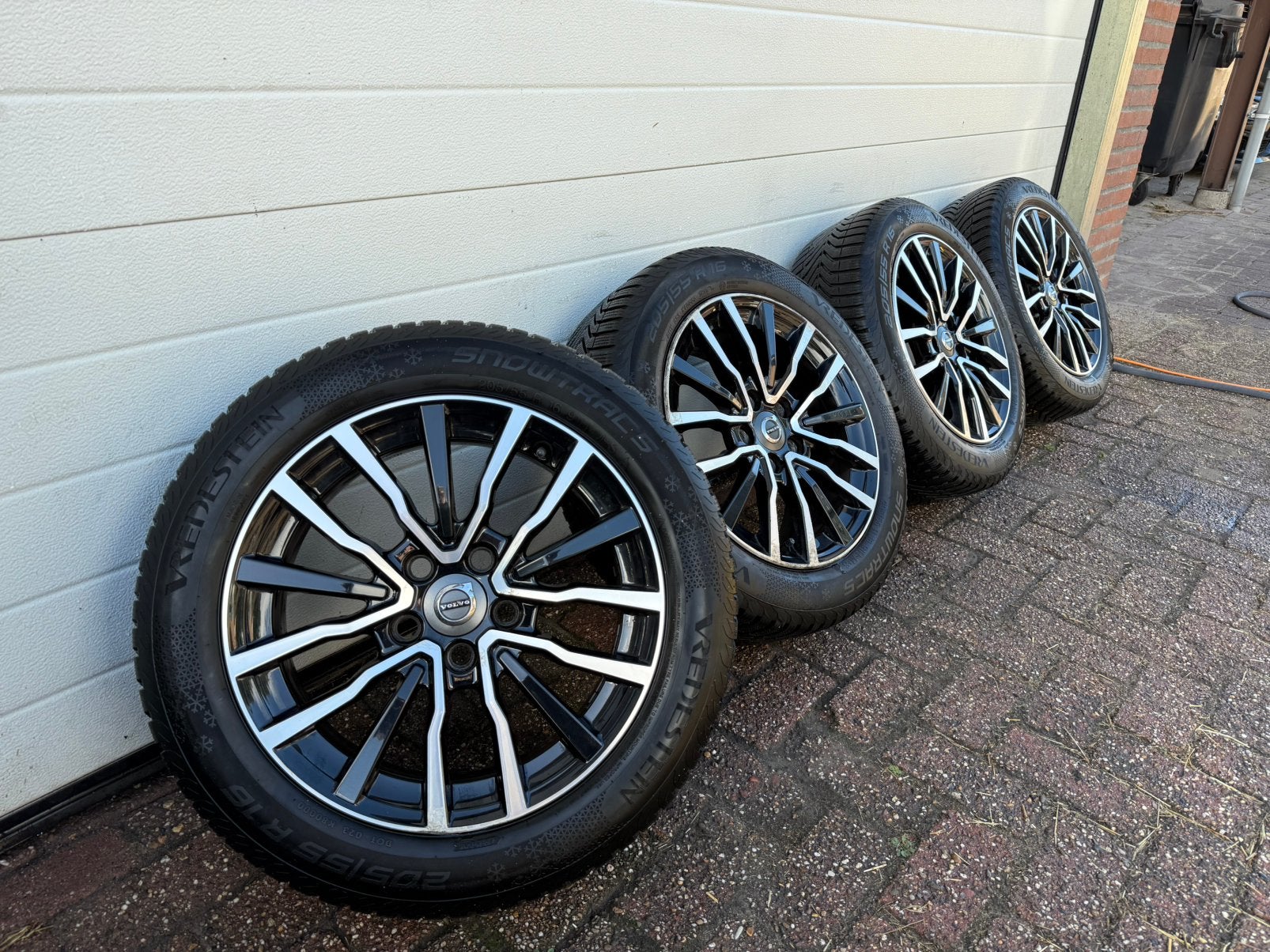 16” Volvo V40 Markeb winterwielenset Vredestein banden, Auto-onderdelen, Ophalen, Gebruikt, 16 inch, Banden en Velgen