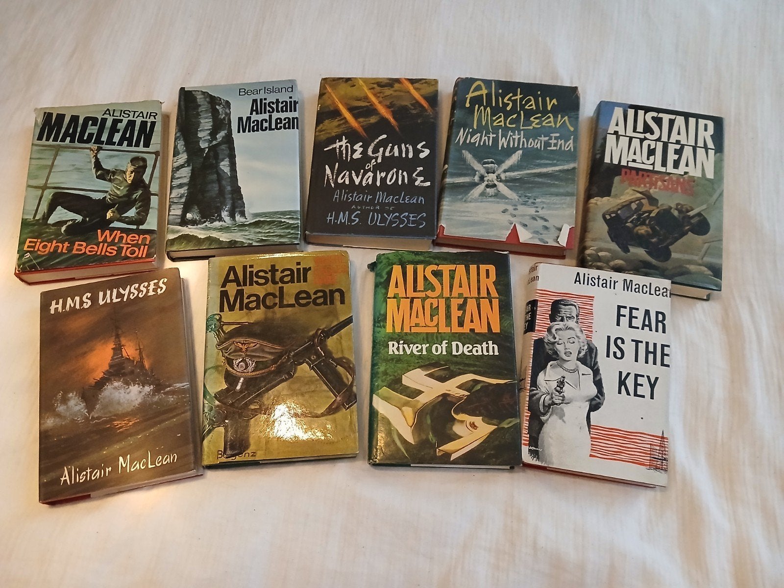 9 originele Engelstalige boeken van Alistair MacLean, Ophalen of Verzenden, Gelezen, Alistair MacLean
