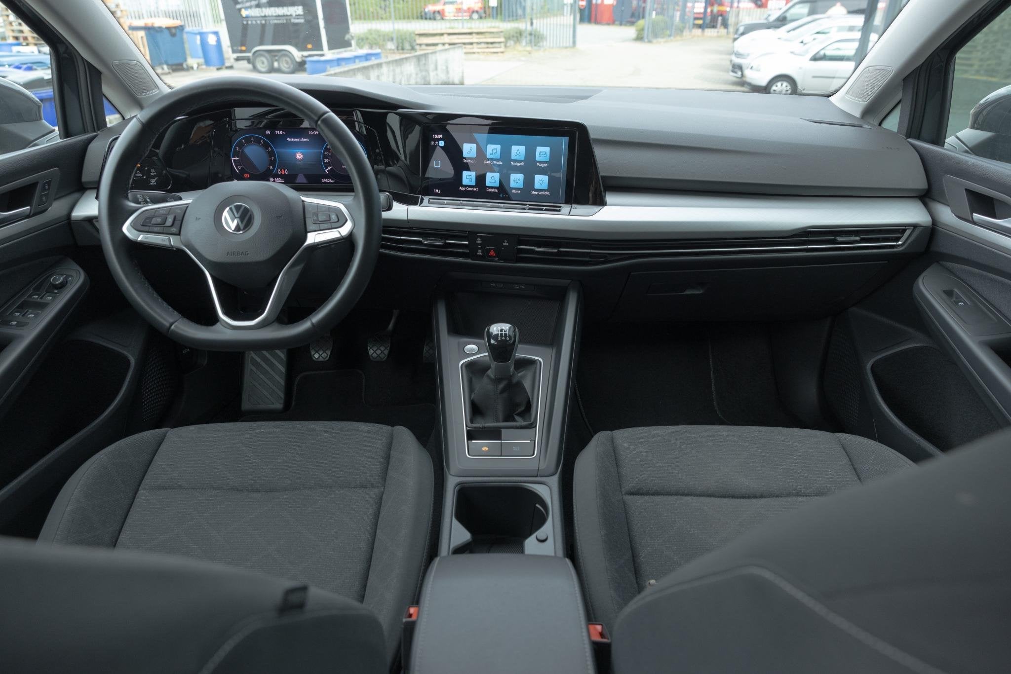 Foto 2 van Volkswagen Golf Variant 1.0 TSI Life | Parkeersensoren | Cli