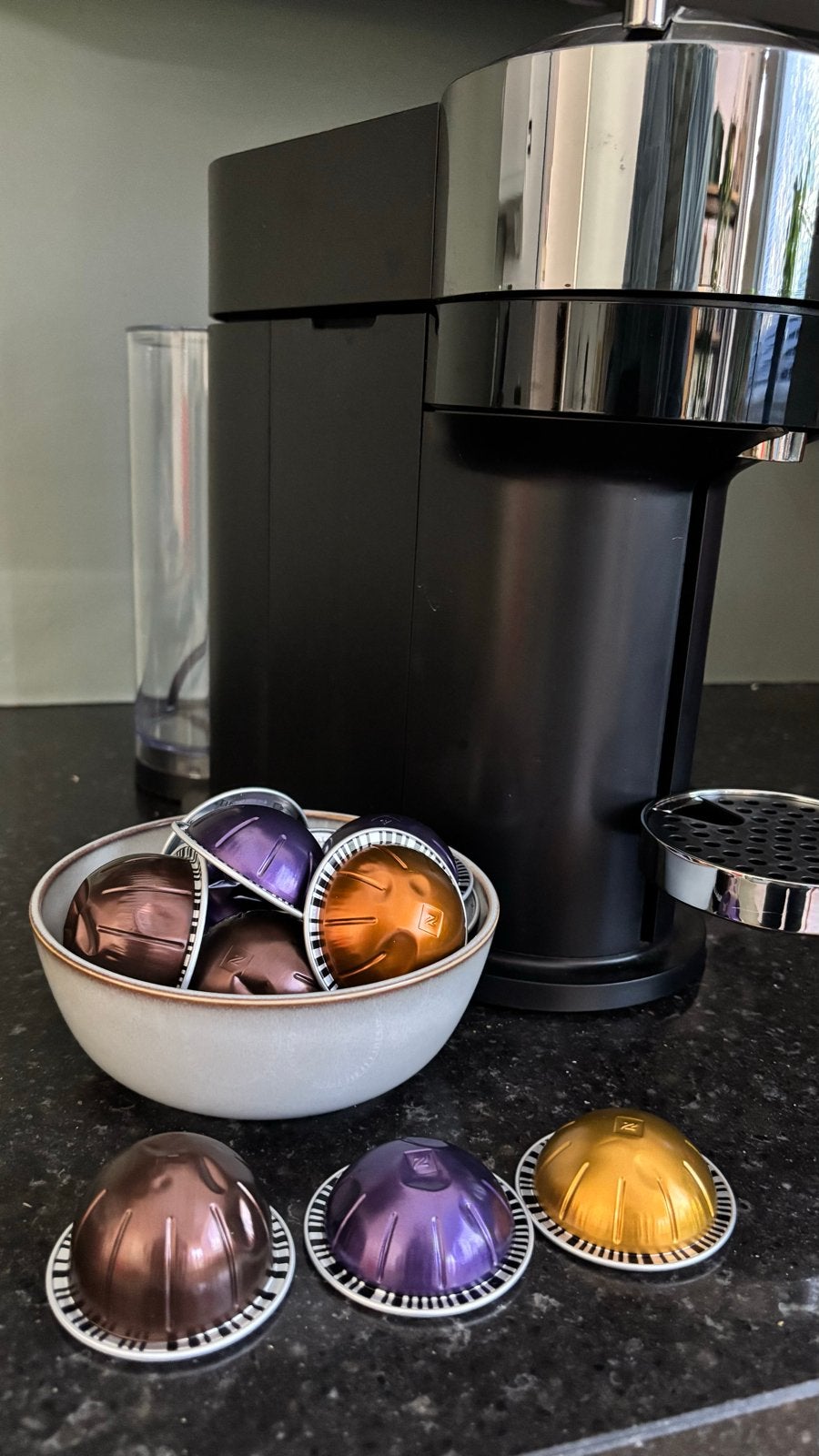 Nespresso Vertuo koffiemachine - Zo goed als nieuw, Ophalen of Verzenden, Zo goed als nieuw, Koffiemachine, Koffiepads en cups
