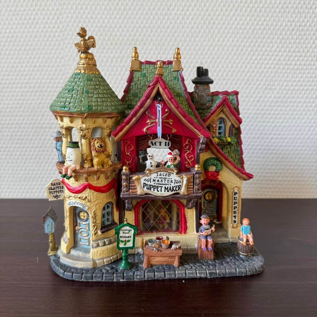 Lemax Puppet Maker, Poppenwinkel, Zeldzaam 55257, Ophalen of Verzenden, Zo goed als nieuw