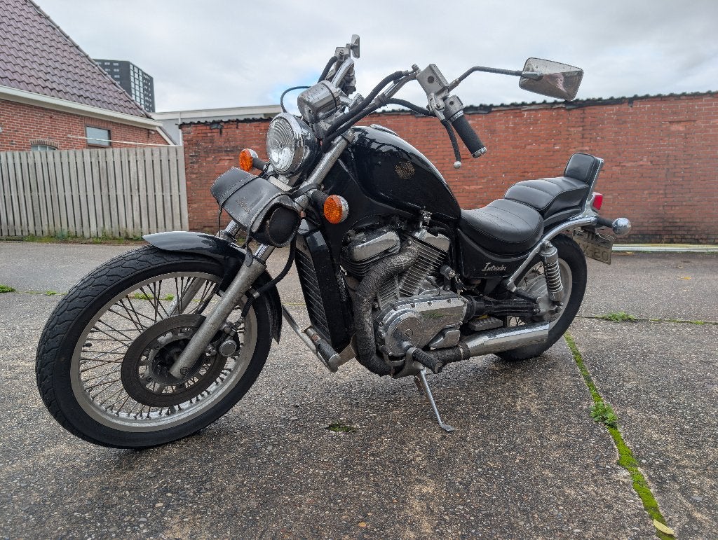 Suzuki Intruder 700 Chopper (1985), 700 cc, Cardan-aandrijving, 2 cilinders, Occasion