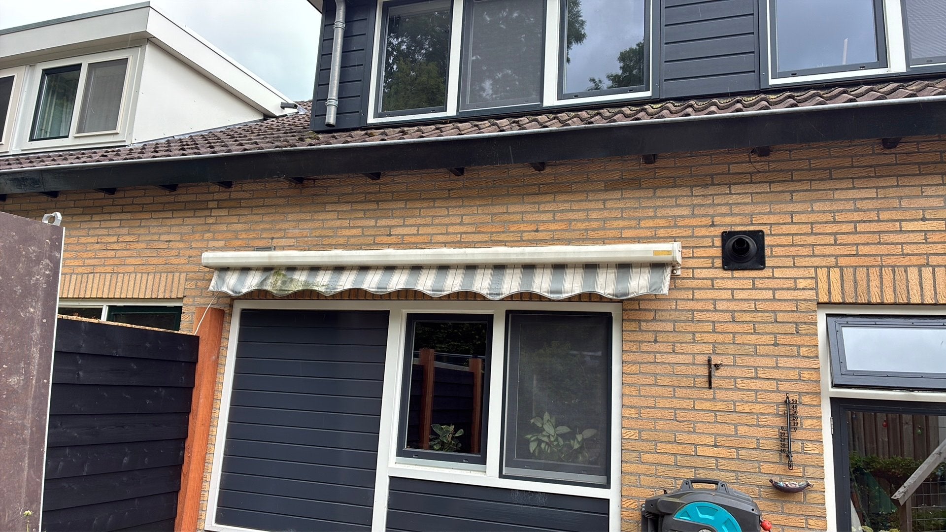 Uitval Zonnescherm, 150 tot 300 cm, Ophalen, Zo goed als nieuw, Knikarmscherm
