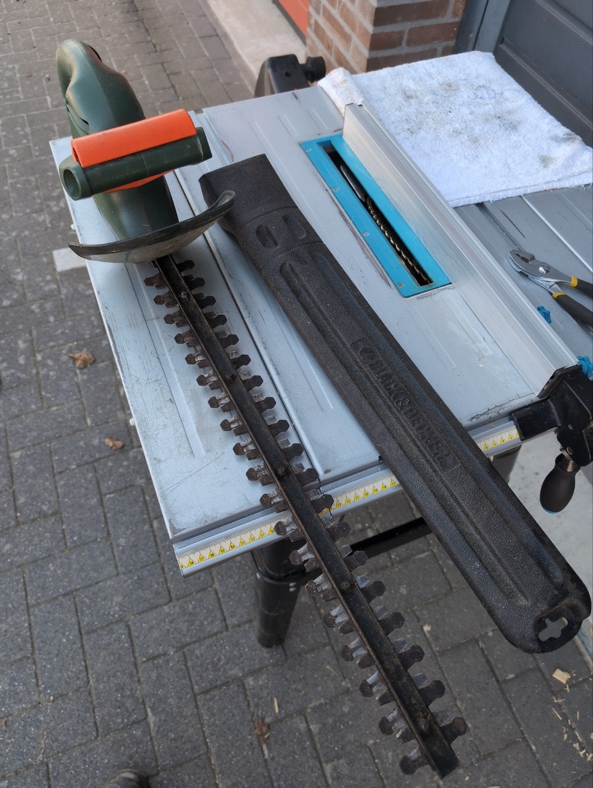 Black & Decker GT350 Heggenscharen - Elektrisch, Ophalen of Verzenden, Gebruikt, Elektrisch, Black & Decker