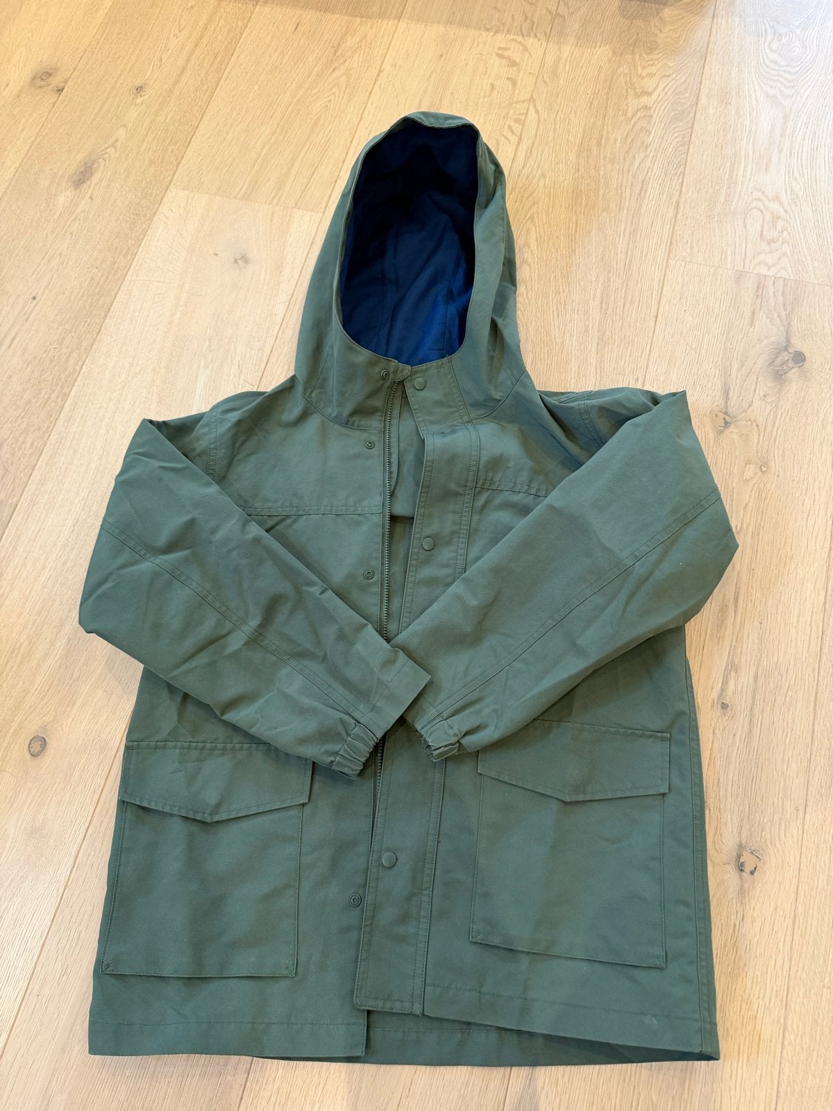 Uniqlo regenjas voor jongens, zo goed als nieuw, Ophalen of Verzenden, Zo goed als nieuw, Jongen