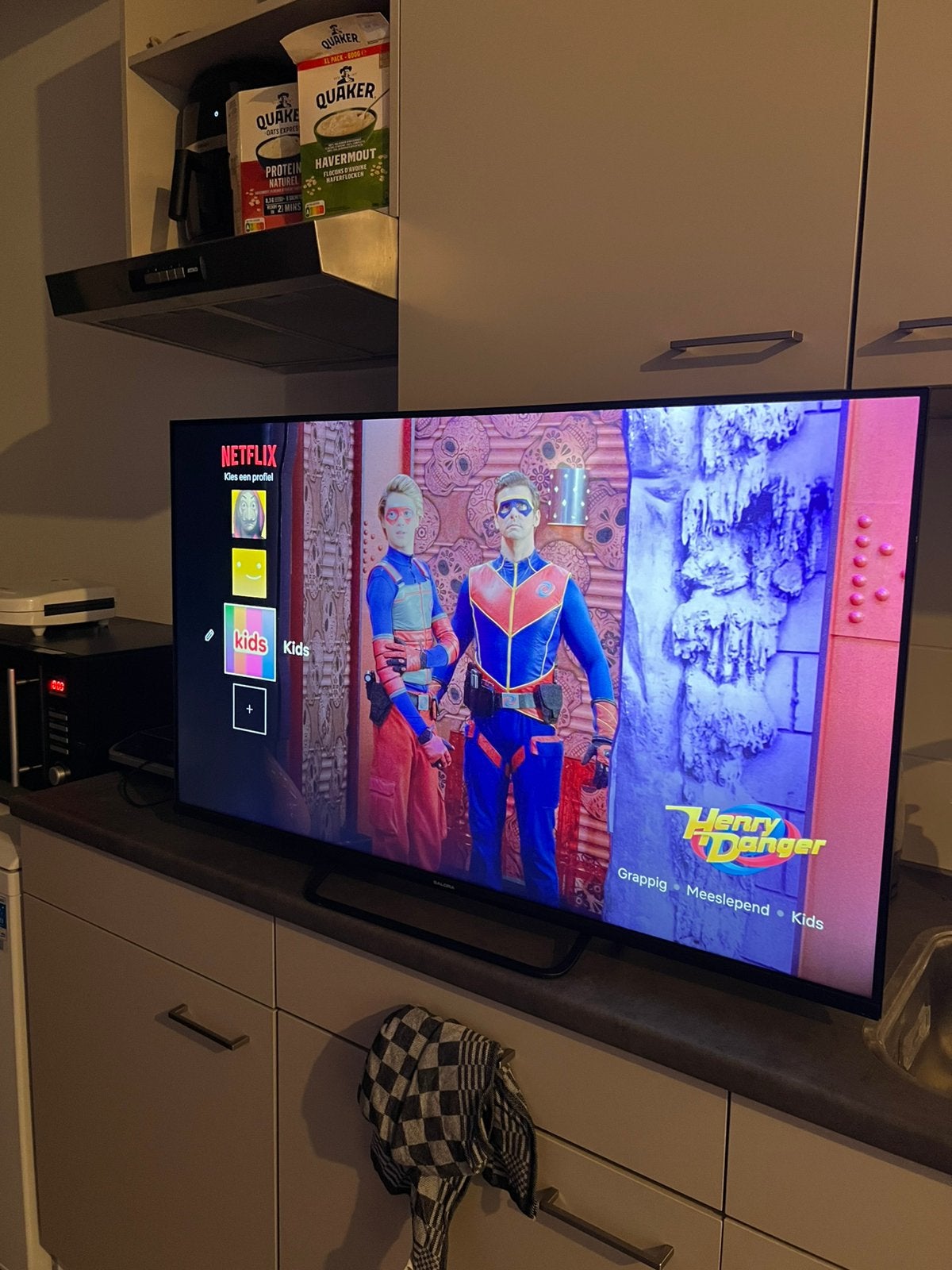 Salora 43 inch 4K Ultra HD Smart TV, Netflix, YouTube & Meer, Overige merken, 50 Hz, Ophalen of Verzenden, Zo goed als nieuw