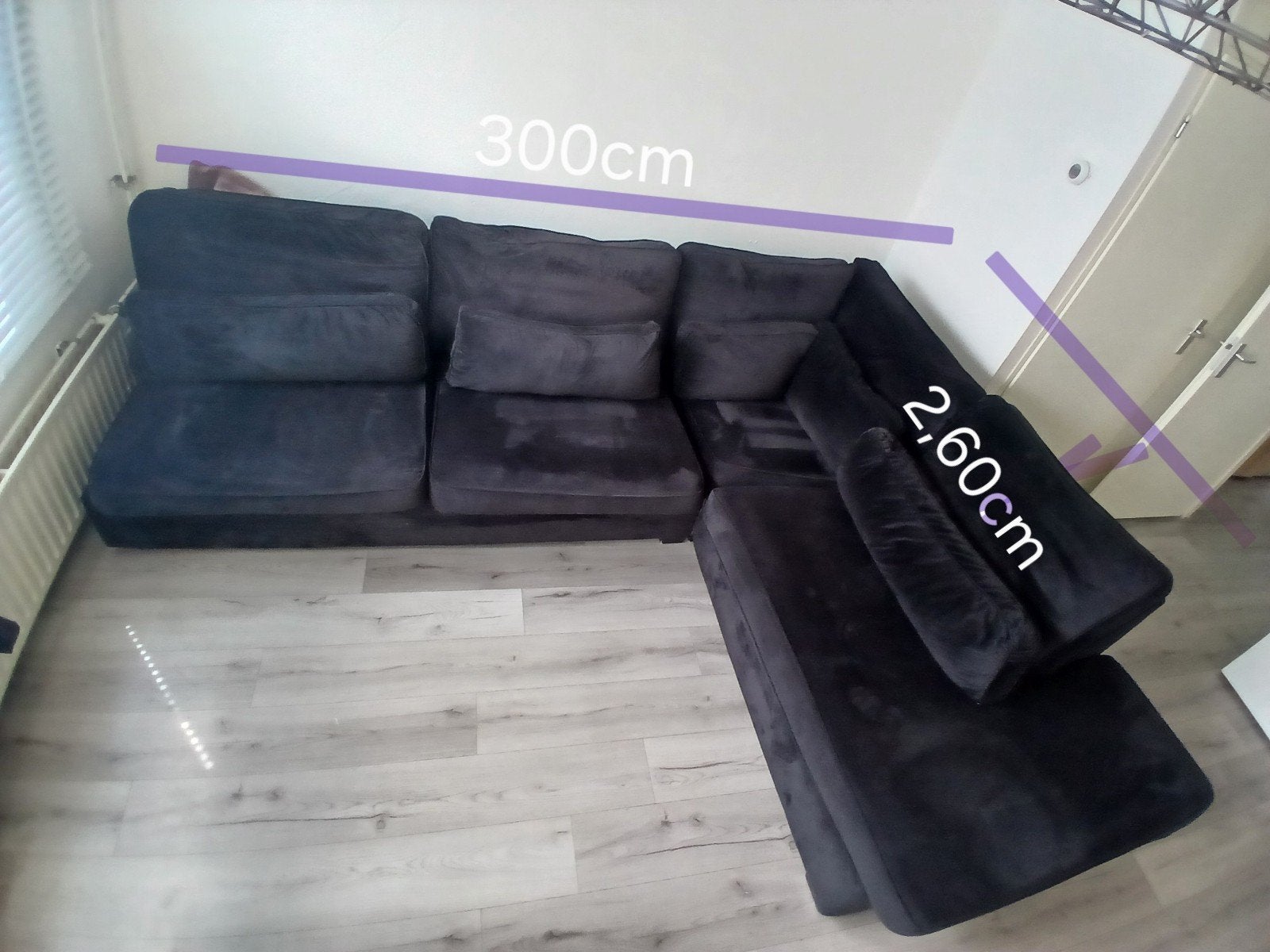 Grote velours hoekbank antraciet/zwart – 300 x 260 cm, Huis en Inrichting, Banken | Bankstellen, Ophalen of Verzenden