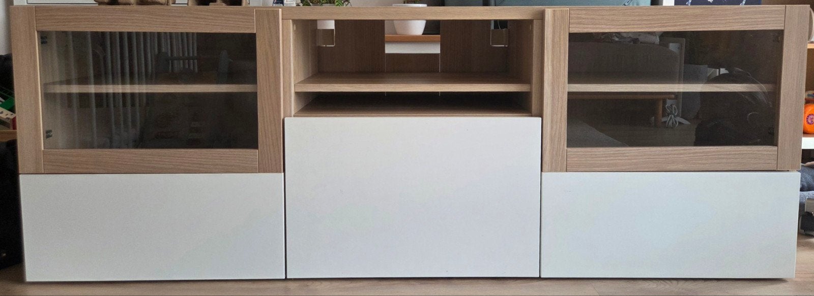 IKEA Besta TV-meubel met gebruikssporen, Huis en Inrichting, Kasten | Televisiemeubels, Ophalen, Gebruikt, Glas, 150 tot 200 cm