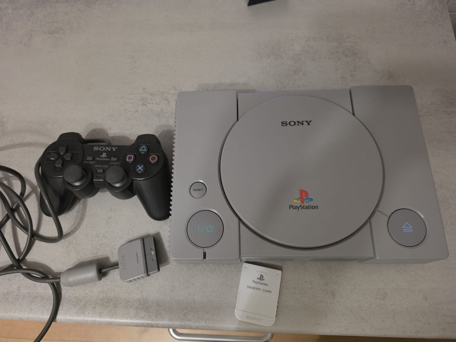 Playstation 1, Spelcomputers en Games, Spelcomputers | Sony PlayStation 1, Ophalen of Verzenden, Gebruikt, Met 1 controller, Met geheugenkaart