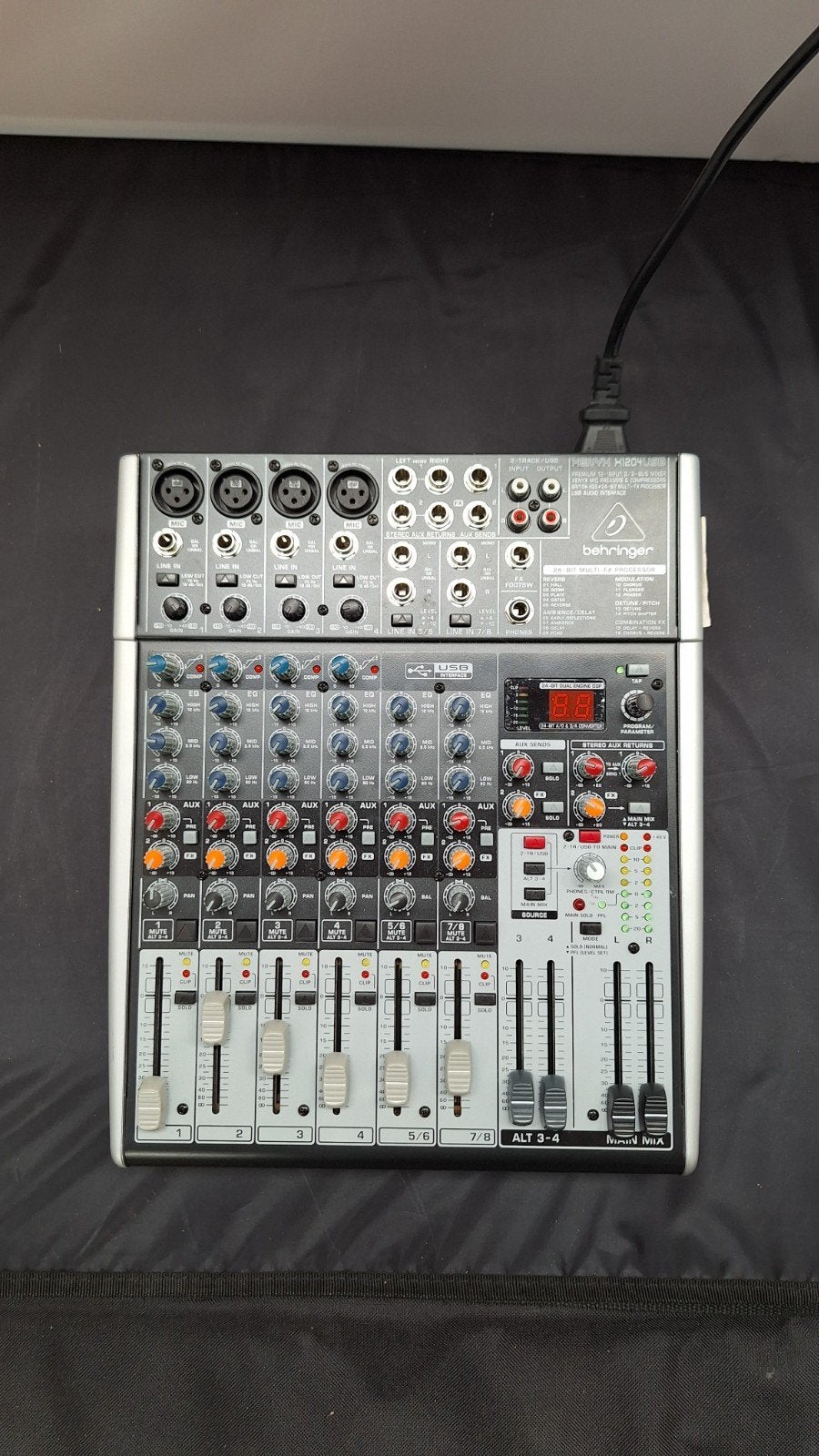 Behringer Xenyx X1204USB Mixer - Zo goed als nieuw, Ophalen of Verzenden, Zo goed als nieuw, N.v.t, N.v.t