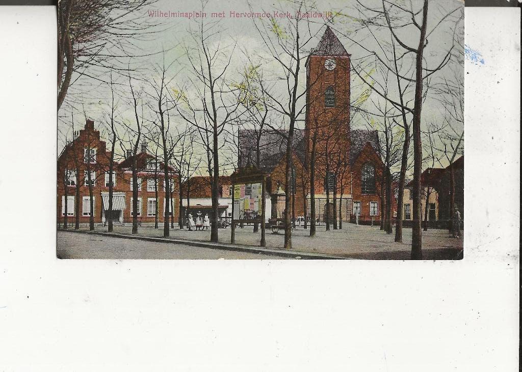 Naaldwijk Wilhelminaplein  Herv Kerk en Dorpspomp militair, Verzamelen, Ophalen of Verzenden, Voor 1920, Gelopen, Zuid-Holland