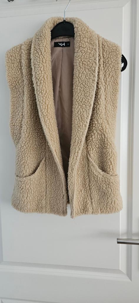 Teddy Gilet Beige Maat XS - Zo goed als nieuw, Beige, MW, Ophalen of Verzenden, Zo goed als nieuw
