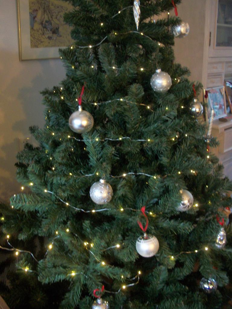 Piek en Kerstballen Zilver - Kerstman Klok - per stuk - zgan, Diversen, Kerst, Zo goed als nieuw, Ophalen of Verzenden