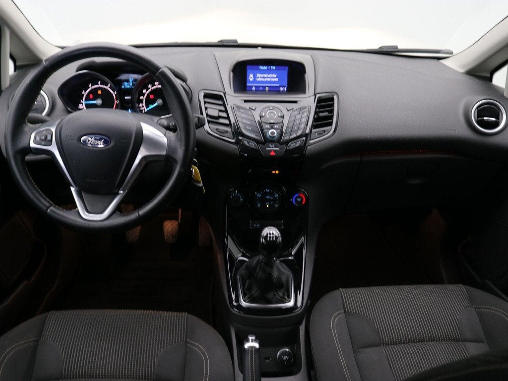 Ford Fiesta 1.0 Titanium / 5-Deurs / Airconditioning / LMV /, Voorwielaandrijving, Stof, Euro 6, 525 kg