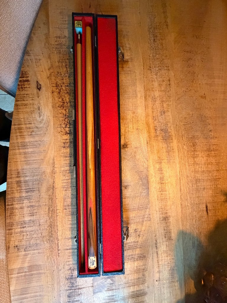 Biljart keu Burroughes & Watts Cues LTD incl koffer, Ophalen of Verzenden, Gebruikt, Keu of Ballen