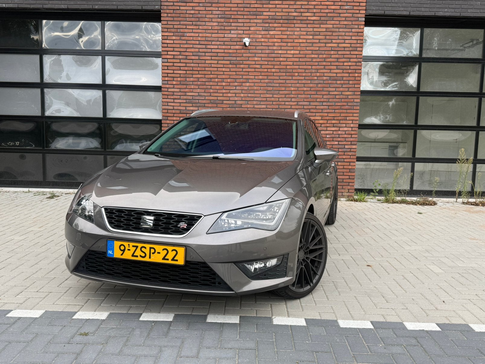 Seat Leon 1.4 tsi  fr  150pk 2015 Grijs station nap/apk, Zwart, 4 cilinders, Leon, Alcantara