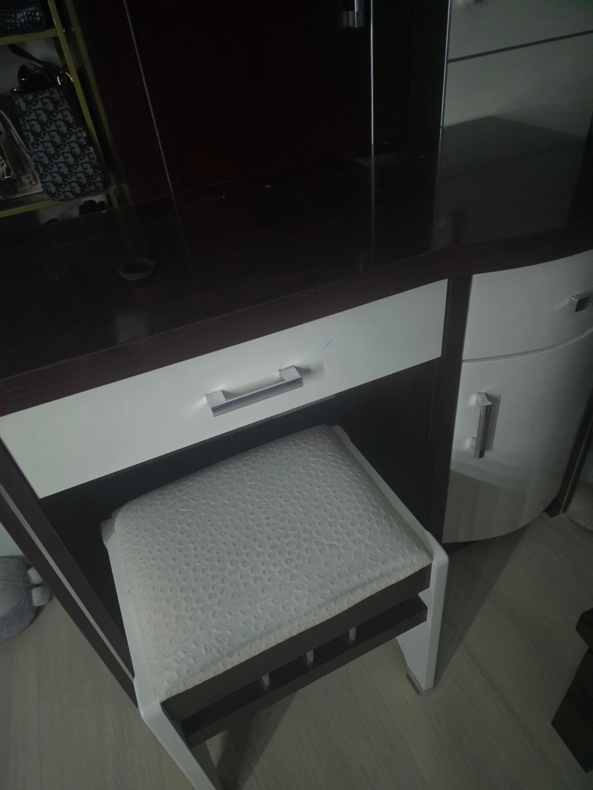 Make-up tafel met  en bijpassende stoel, Gebruikt, 100 tot 150 cm, Ophalen of Verzenden, Minder dan 100 cm