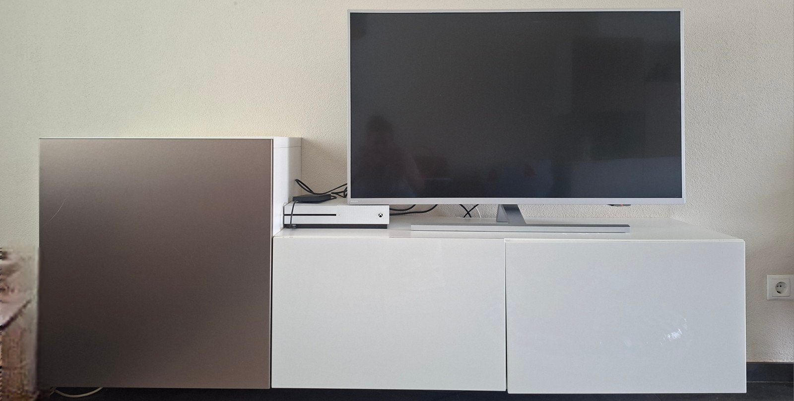 Ikea Besta TV meubel en kast - Hoogglans wit met goudlook, Ophalen, Overige materialen, Gebruikt, 150 tot 200 cm