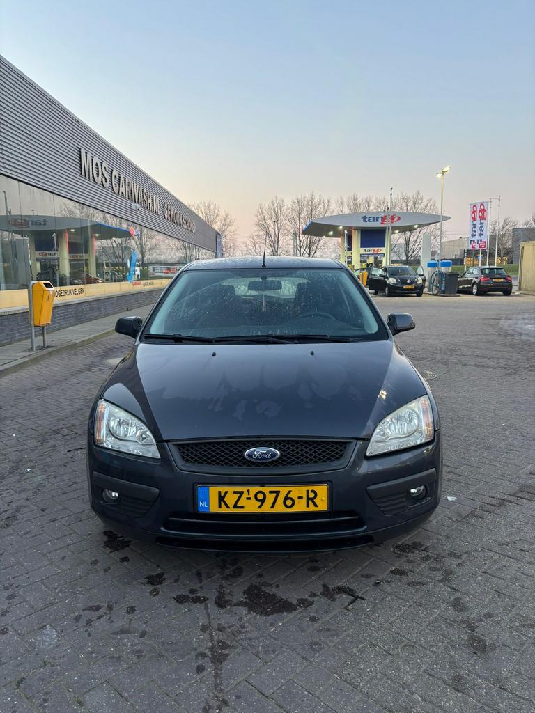 Ford Focus 1.6 74KW 5D 2007 Grijs, Auto's, Ford, 1596 cc, 15 km/l, 4 cilinders, 49 €/maand