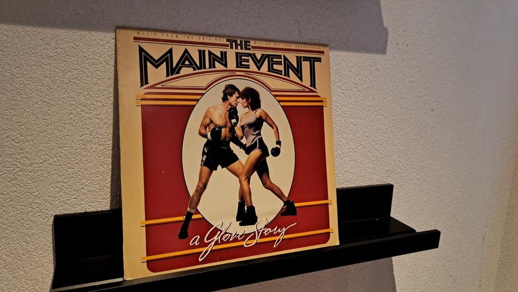 The Main Event a glove story, Ophalen of Verzenden, Zo goed als nieuw