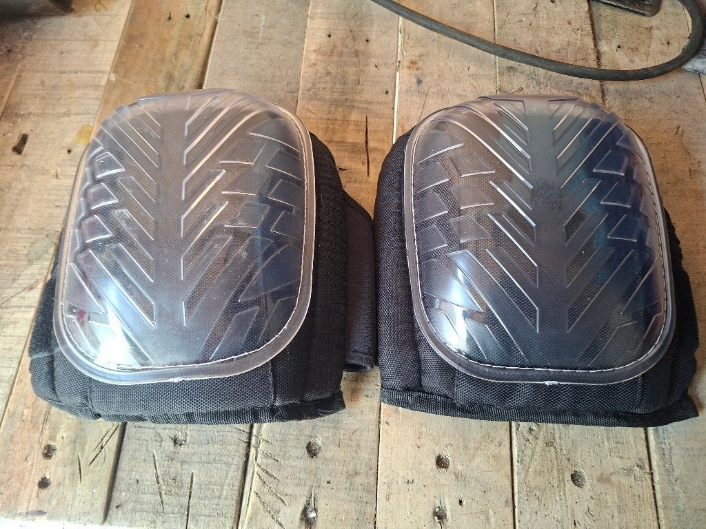 knie bescherm stukken, Ophalen, Bochten, Pvc, Zo goed als nieuw