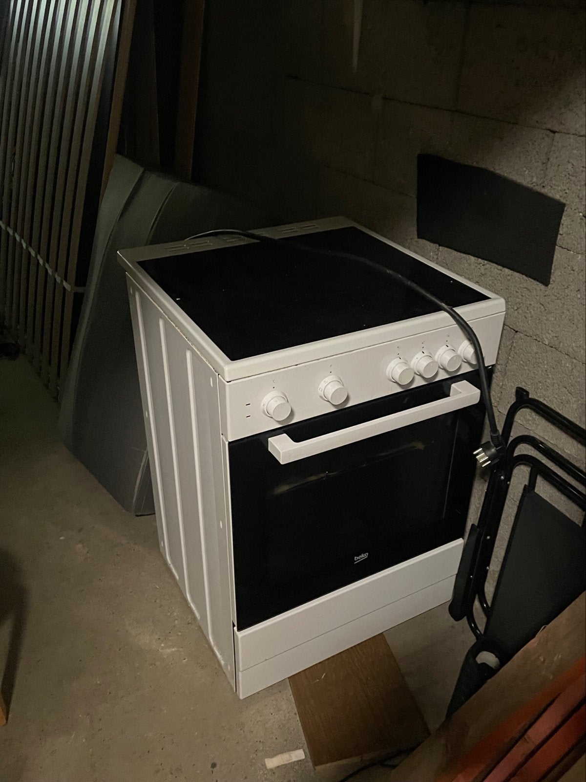 Beko Vrijstaand Elektrisch Fornuis met Keramische Kookplaat, Witgoed en Apparatuur, Gebruikt, Hete lucht, 85 tot 90 cm, Elektrisch