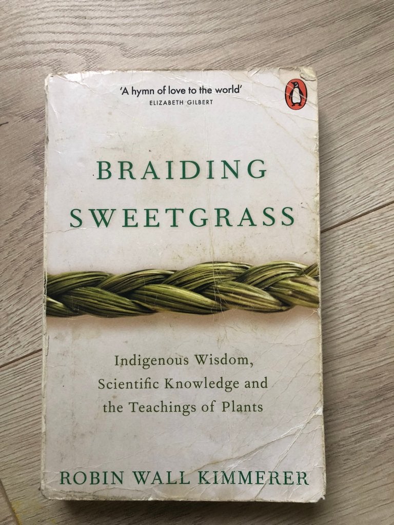 Braiding Sweetgrass - Robin Wall Kimmerer, Gelezen, Bloemen, Planten en Bomen, Ophalen of Verzenden, Robin Wall Kimmerer