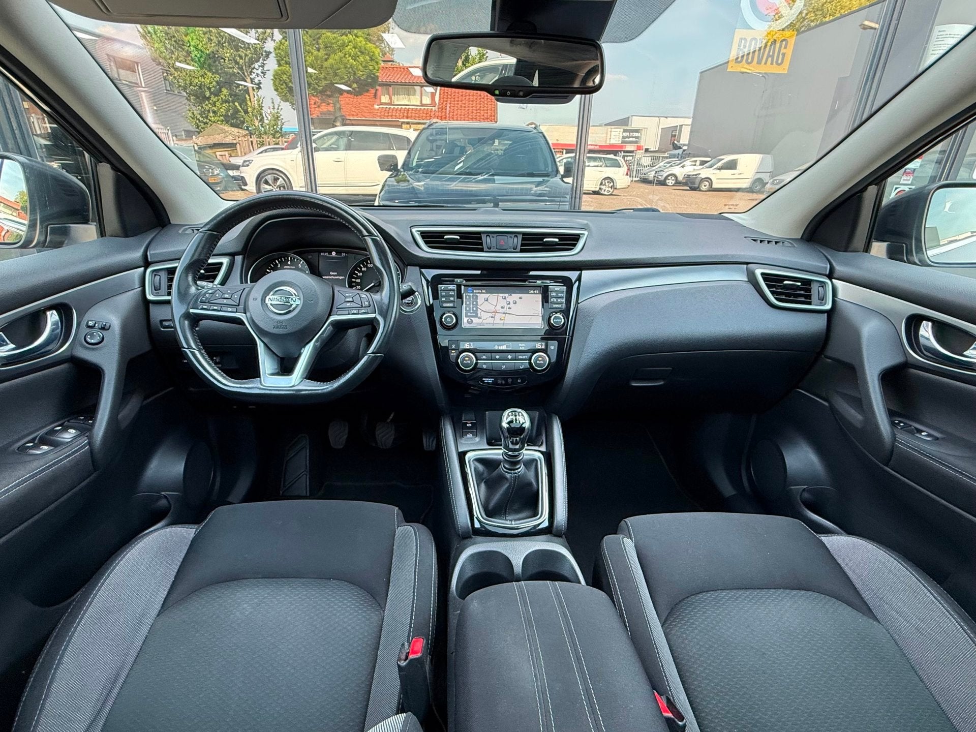 Nissan Qashqai 1.2 N-Connecta PANO/360CAMERA, Auto's, Automatische klimaatregeling, Stof, Gebruikt, Euro 6