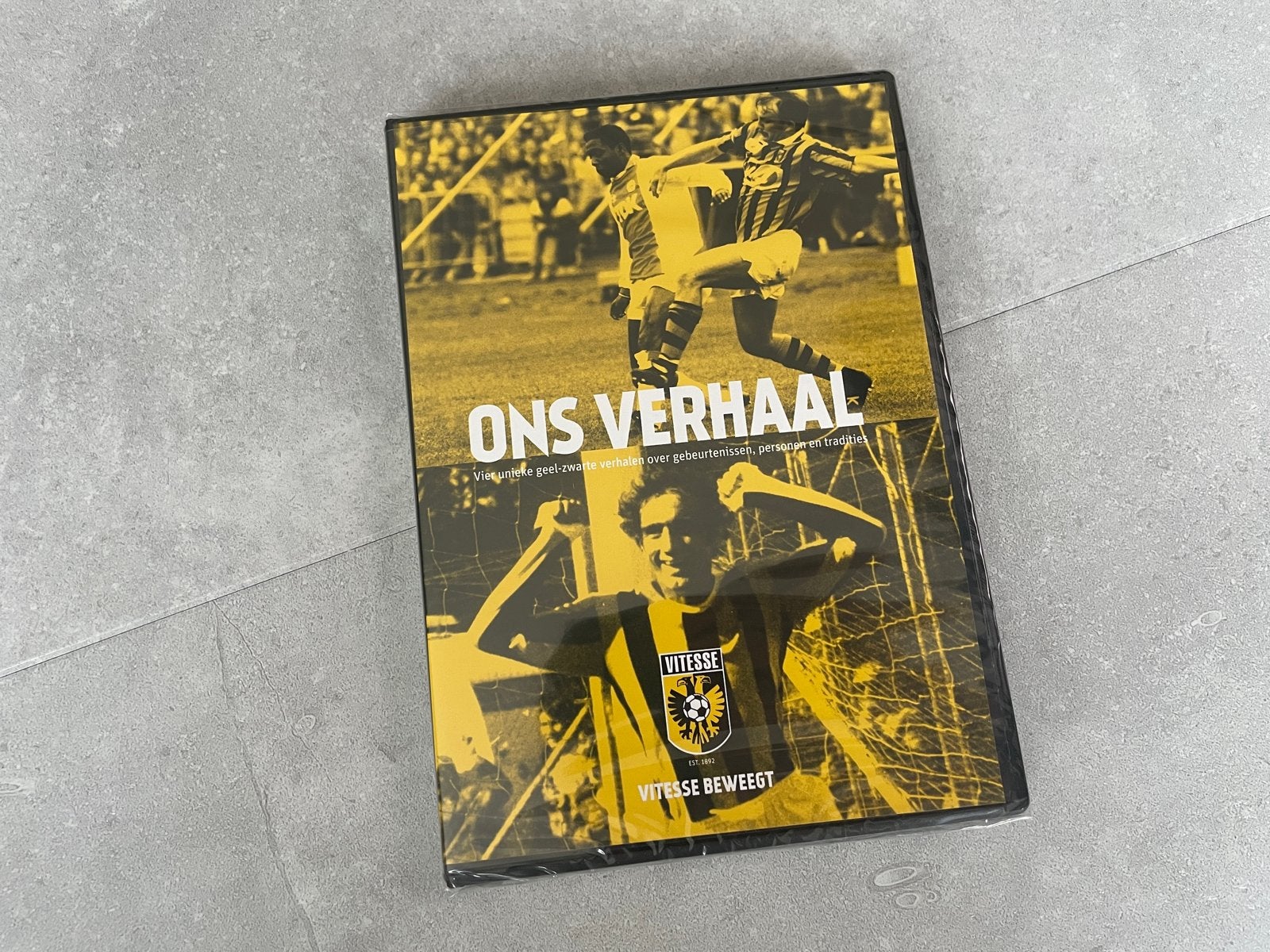 Gratis Verzegeld Vitesse DVD "Ons Verhaal"Nieuw inverpakking, Cd's en Dvd's, Ophalen, Nederlands, Nederlands, Nieuw in verpakking