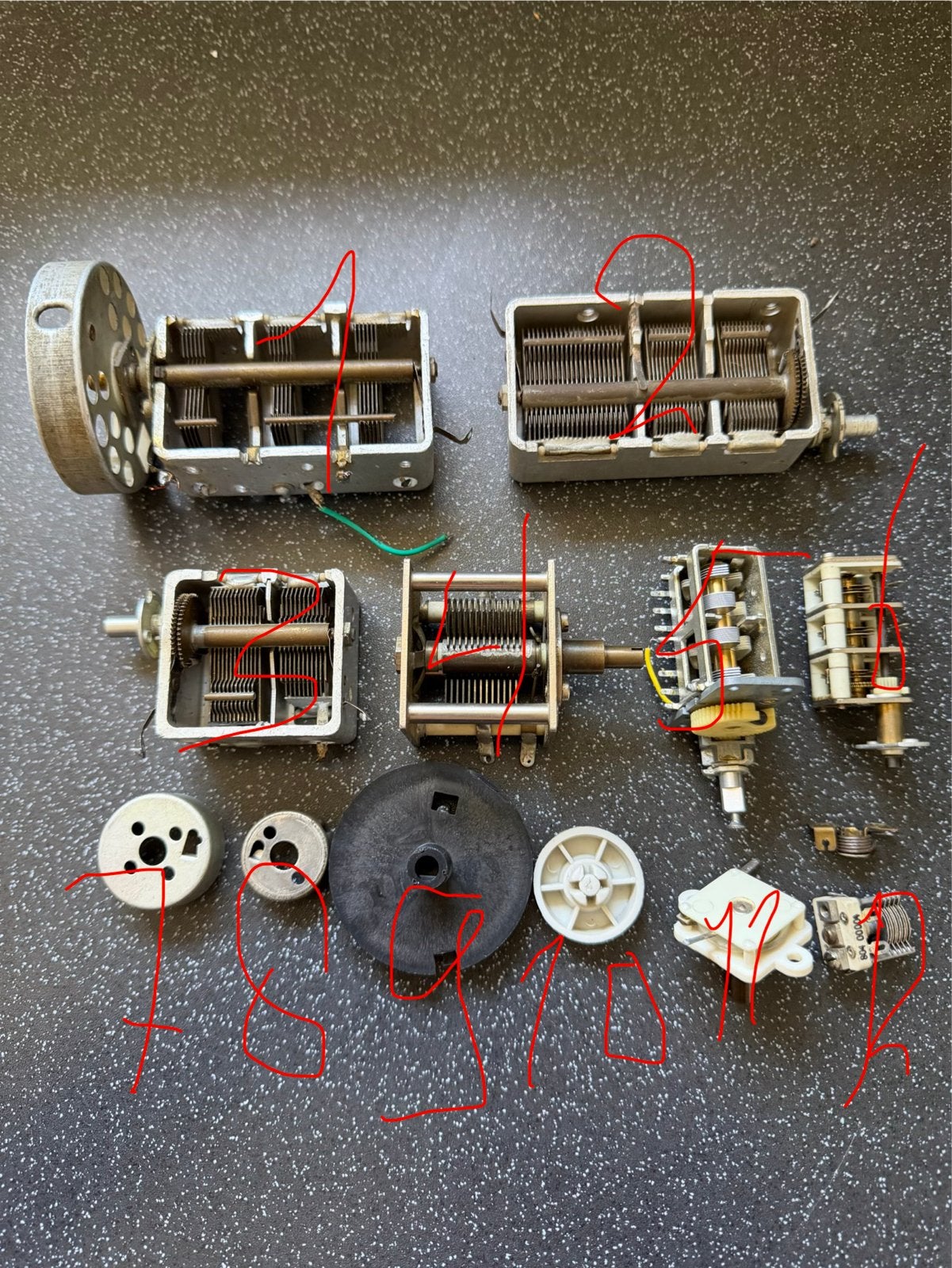 Afstem condensators, Ophalen of Verzenden, Gebruikt