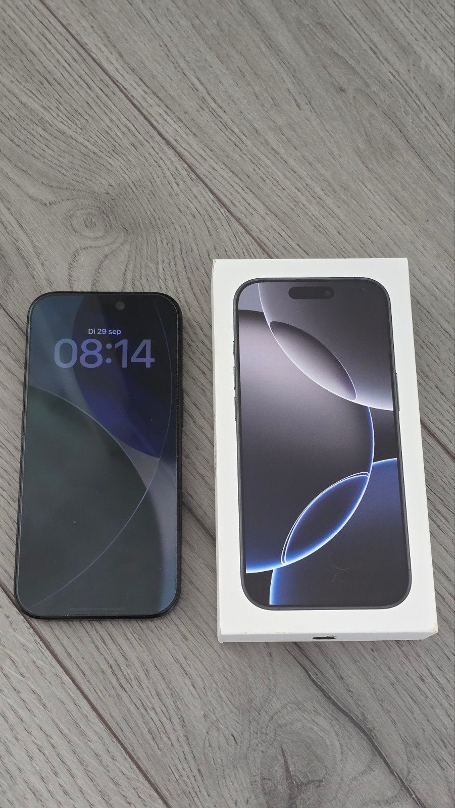 iPhone 16Pro 256GB + doos + oplaadkabel + magsafe hoesje