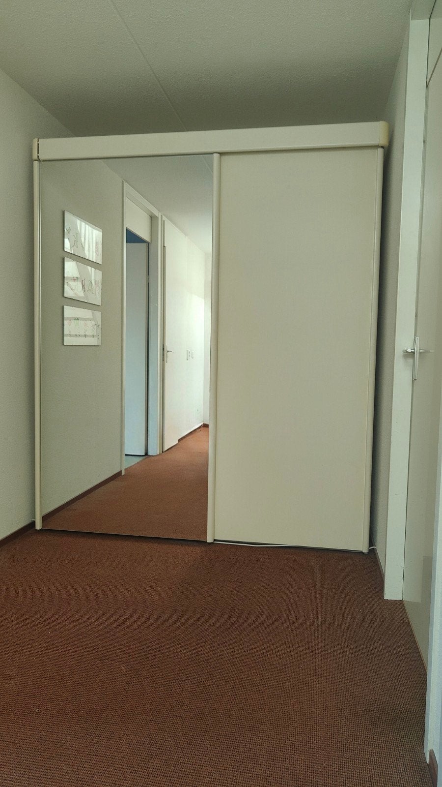Witte garderobekast met schuifdeuren - gratis af te halen, Ophalen, Met deur(en), Gebruikt, 200 cm of meer