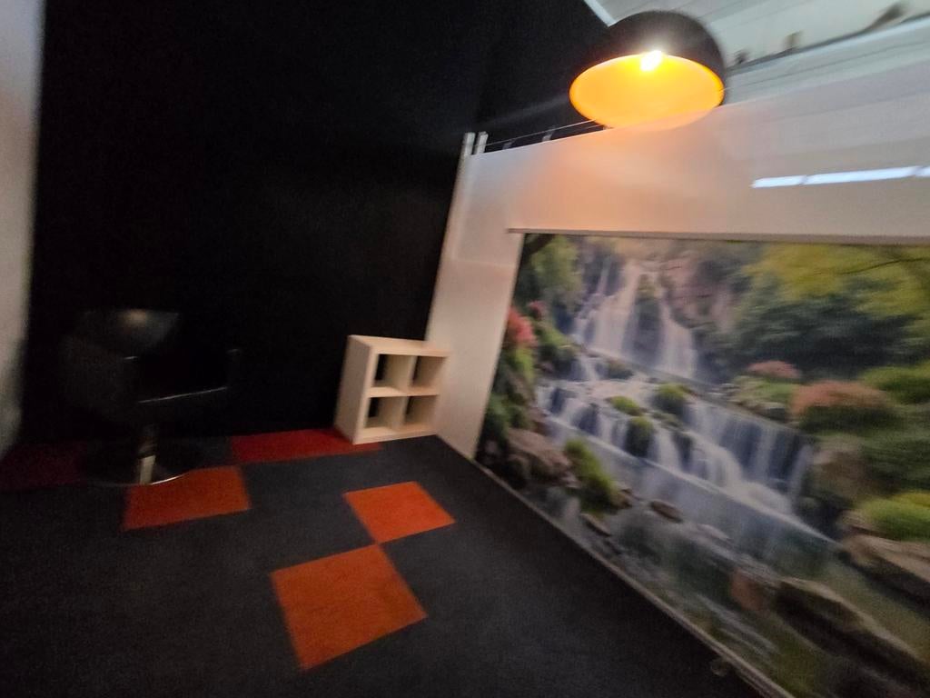 salon ruimte te huur  Amsterdam   ook kapper stoel te huur, Diensten en Vakmensen, Schoonheidsspecialisten | Overige, Huidbehandeling