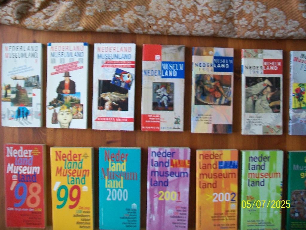 14 Gidsen Nederland Museumland, Verzenden, Zo goed als nieuw
