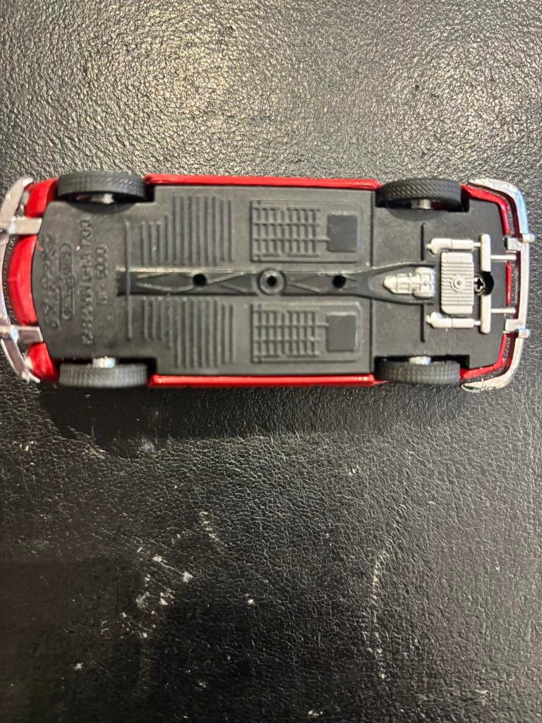 Minichamps Karmann Ghia Cabrio - Rood - 1:43, Hobby en Vrije tijd, Modelauto's | 1:18, Ophalen of Verzenden, Zo goed als nieuw