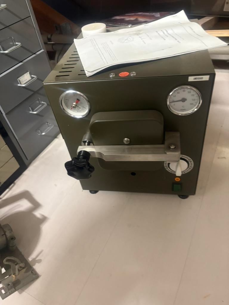 Autoclaaf sterilisator, Ophalen