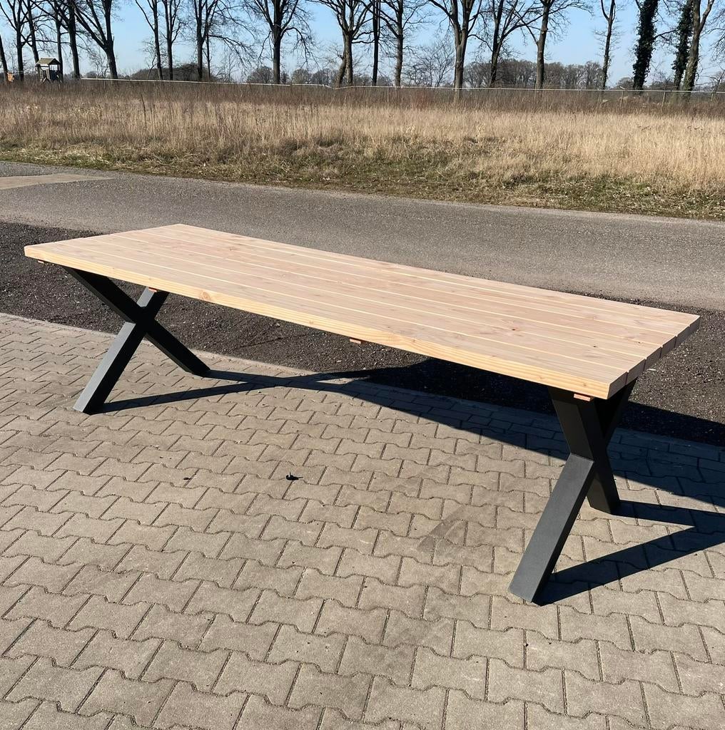 Massief Douglas Buitentafel - Tuintafels Op Maat -Alle Poten