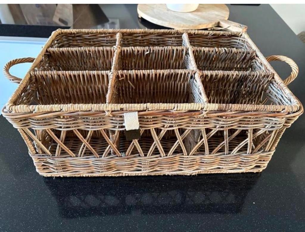 Riviera Maison mand met vakken, Huis en Inrichting, Woonaccessoires | Schalen en Manden, Overige materialen, Mand, Ophalen of Verzenden