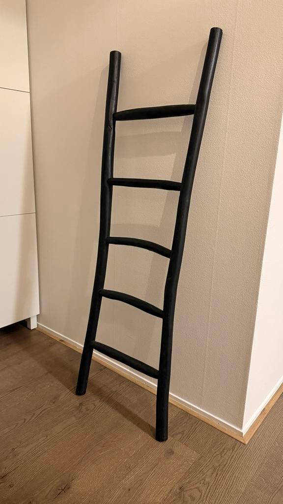 Zwarte decoratieve ladder, Ophalen, Zo goed als nieuw