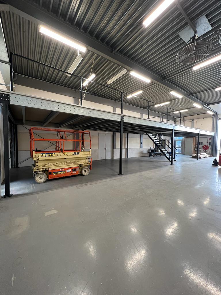 Nieuwe Entresolvloer 5x15 75m2, Ophalen