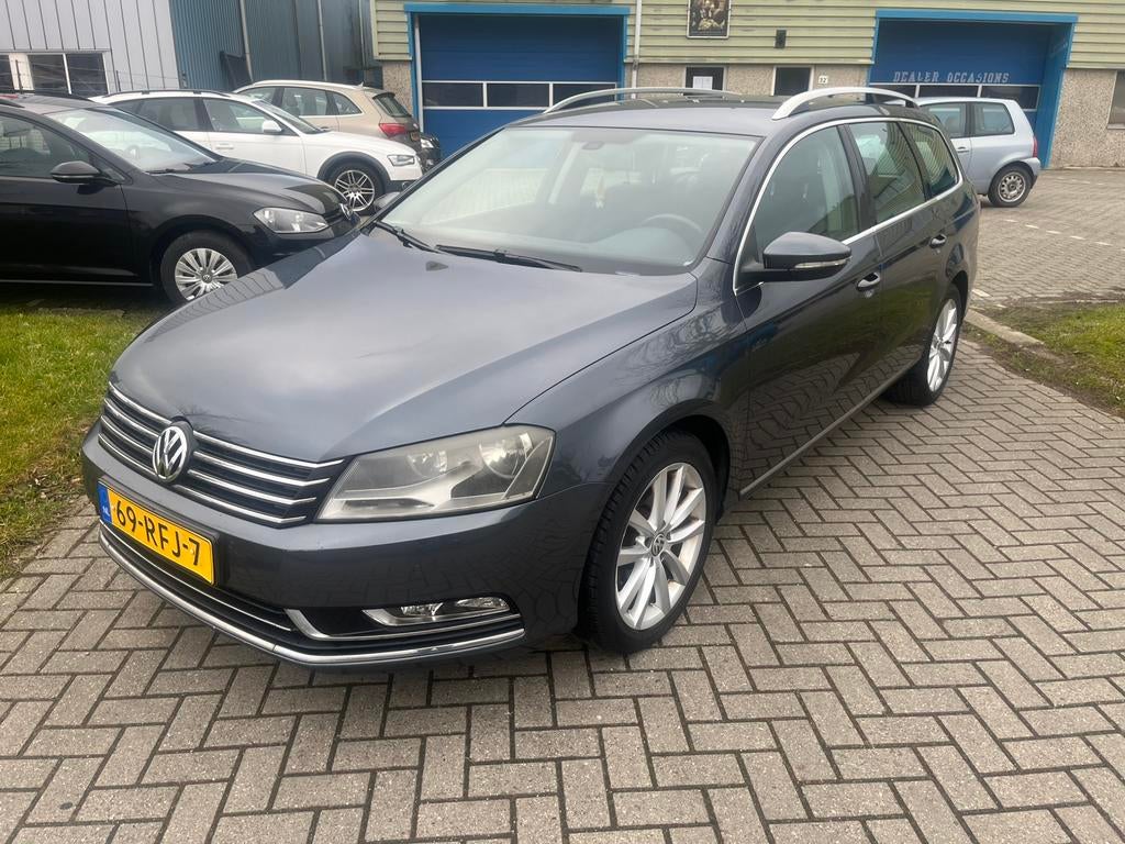 Volkswagen Passat 1.4 highline / Nieuwe koppeling en APK., Zwart, 122 pk, Origineel Nederlands, Zilver of Grijs