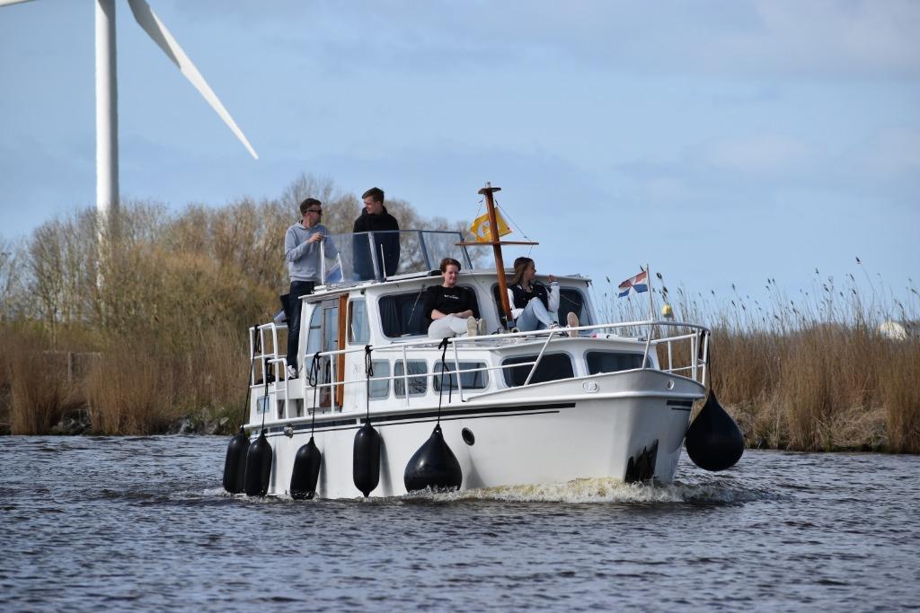 Foto 2 van Last minute! Motorkruiser, boot huren. Bootverhuur Friesland